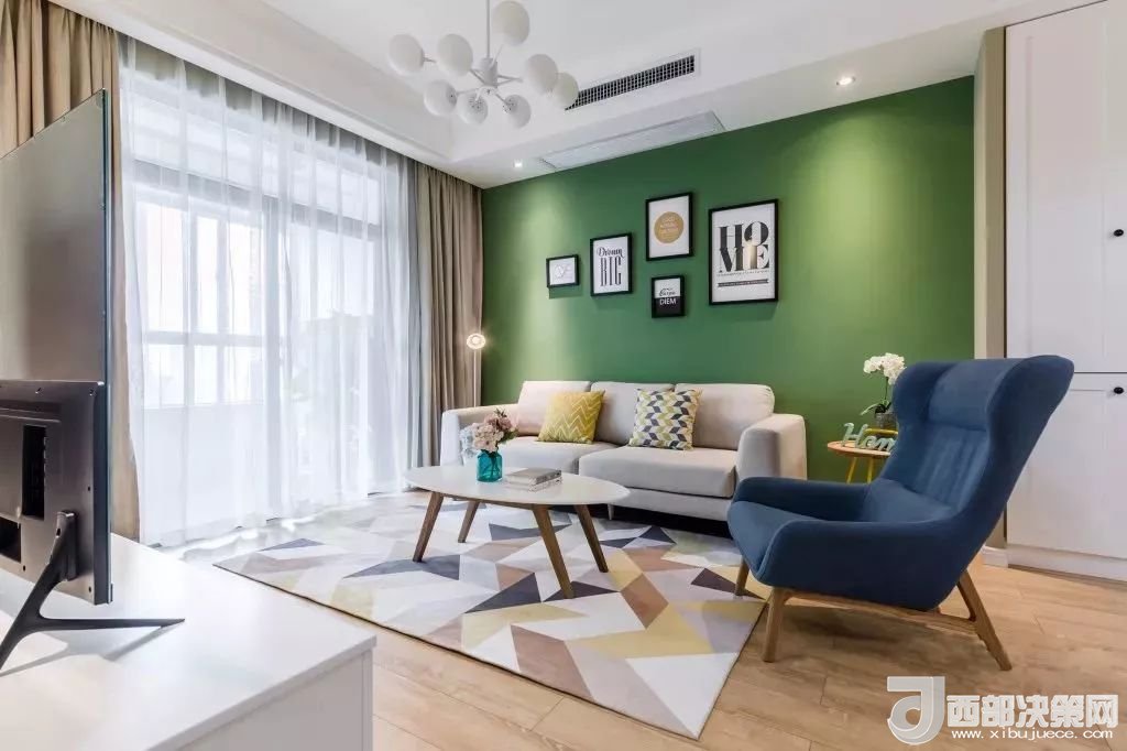 沙發(fā)背景墻選對(duì)裝飾畫，才能美了整個(gè)客廳空間！