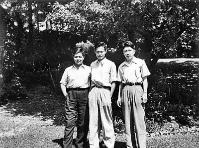 舍我其誰(shuí)報(bào)國(guó)志，碧血丹心愛(ài)國(guó)情