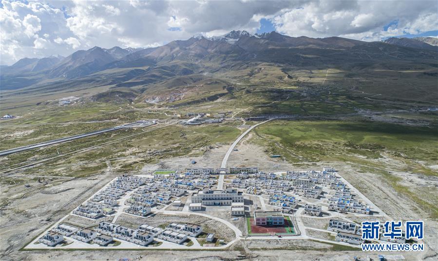 （新華全媒頭條·走向我們的小康生活·圖文互動(dòng)）（1）扎西德勒，我們的新家園——西藏易地扶貧搬遷搬出幸福美好新生活